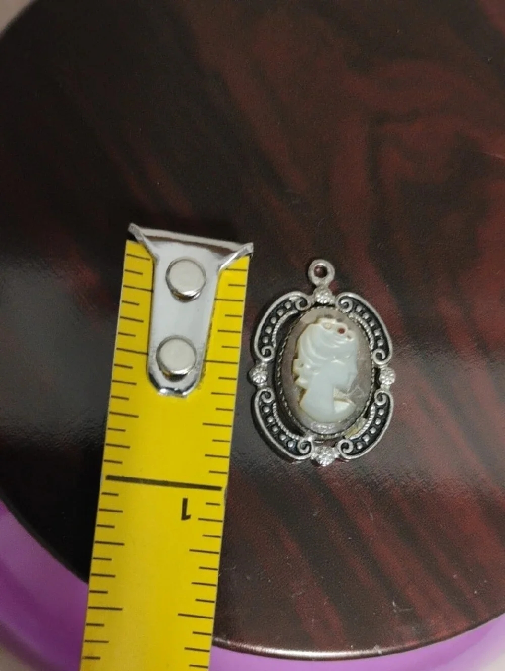 Cameo Sterling Silver Vintage Pendant W White Cameo & Black Accents